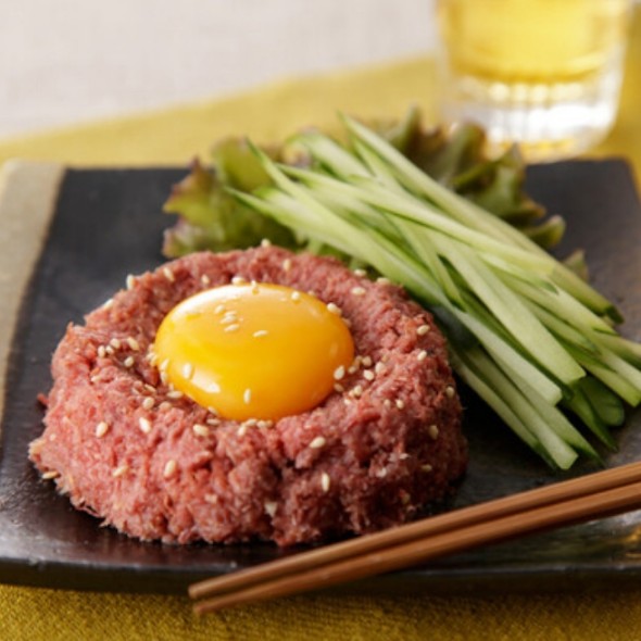 コンビーフのユッケ風